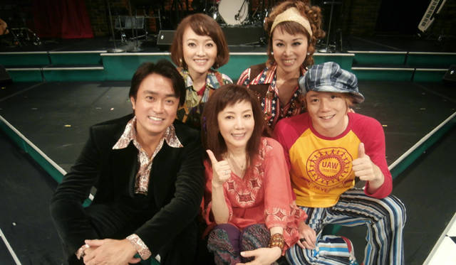 メインキャストの5人。左から時計回りに、石黒 賢さん、入絵加奈子さん、麻生かほ里さん、植木 豪さん