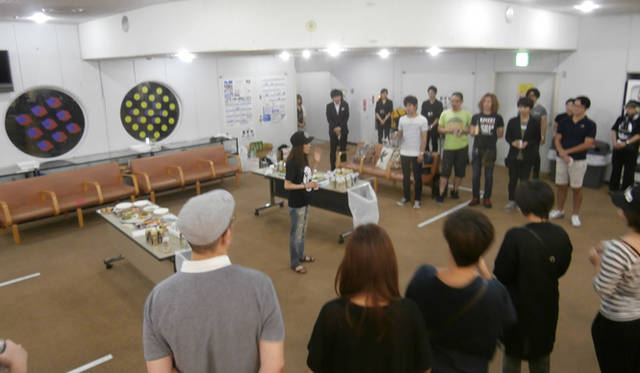 主演として意気込みを語る