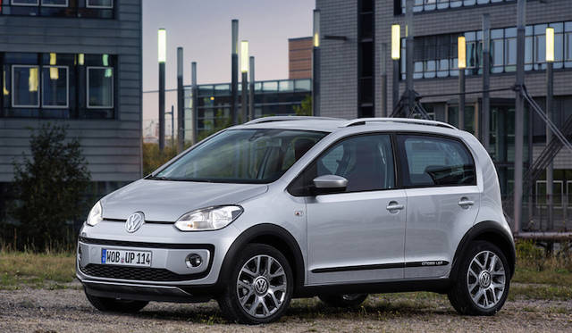 up!にフェンダーやアンダーガードなど、クロスオーバー風の装飾をほどこした「クロスup!」