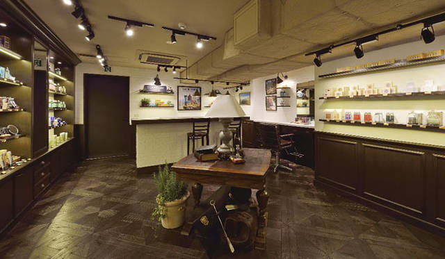 <strong>L’OCCITANE｜ロクシタン</strong>　「ロクシタン 新宿店 ヴォヤージュ・アン・プロヴァンス」5階