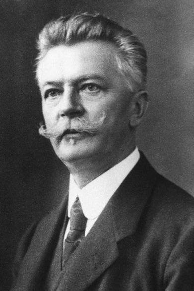 <strong>SWAROVSKI｜スワロフスキーの歴史を紐解く「SWAROVSKI SPARKLING SECRETS」展を開催</strong> <br />ダニエル・スワロフスキー