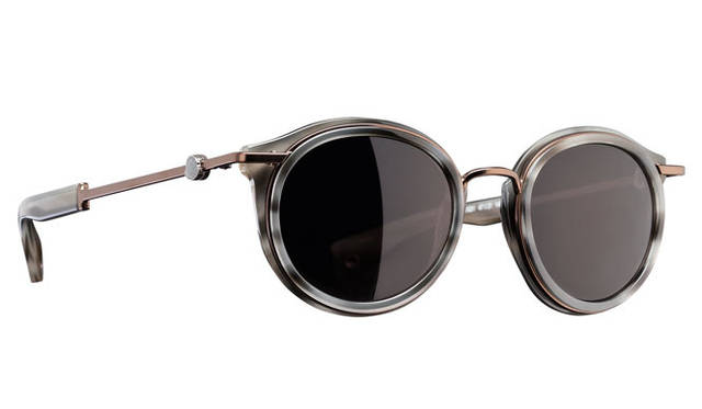 <strong>MONCLER｜モンクレール</strong>　アイウェアコレクション「モンクレール ルネット」　NOIRES（ノワール）4万950円