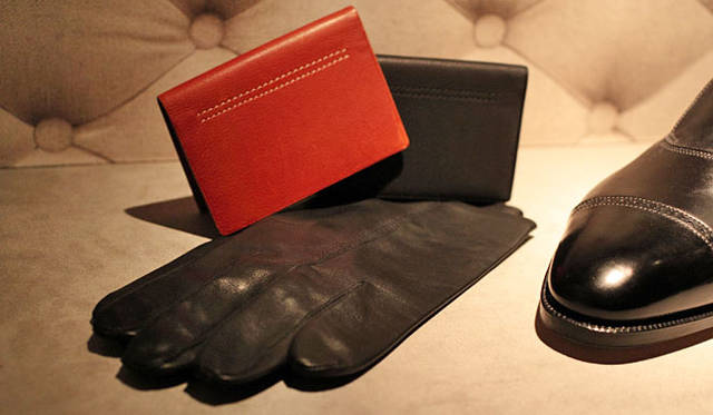 <strong>JOHN LOBB｜ジョンロブ</strong>　アウターグローブ5万4600円（ジョンロブ）