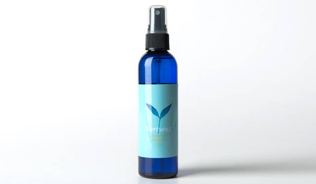 ヴェルトゥー 2013ペパーミント・ハイドロラットオーガニック　3780円<br />アルコール成分フリー、ペパーミントの有効成分や波動を活きたまま取り込める100パーセント天然、オーガニック認定のペパーミントハイドロラットローション。神経の緊張をほぐし、精神的疲労からの回復・強壮を促す。