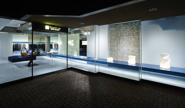 <strong>ISSEY MIYAKE｜イッセイ ミヤケ</strong>　「REALITY LAB. ISSEY MIYAKE（リアリティ・ラボ イッセイ ミヤケ）」© 2013 ISSEY MIYAKE INC.　