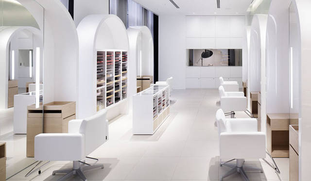 <strong>SHISEIDO THE GINZA</strong>　「With Dog フォトプラン」　銀座・資生堂のフォトスタジオで、ドレスアップした愛犬と一緒に