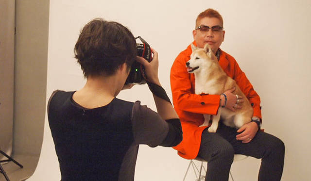 <strong>SHISEIDO THE GINZA</strong>　「With Dog フォトプラン」　ポージングや表情のアドバイスを受けながら、いろいろなポーズで撮影