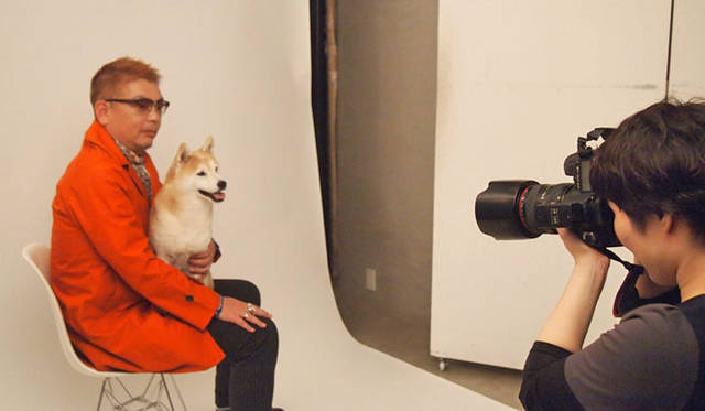 <strong>SHISEIDO THE GINZA</strong>　「With Dog フォトプラン」　飼い主がプロによるヘアメーク付きで撮影できるのは、資生堂ならでは