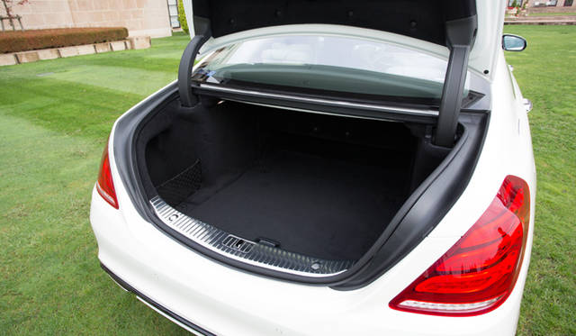 メルセデス・ベンツ S 550 ロングのトランク容量（VDA値）は530リットル