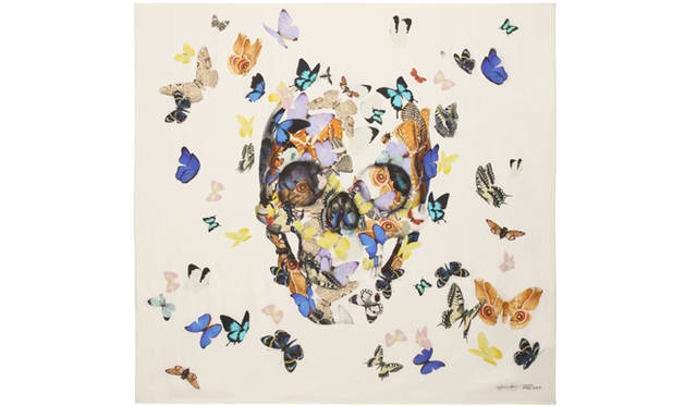 <strong>ALEXANDER McQUEEN｜アーティスト、ダミアン・ハーストとのコラボスカーフを限定発売中</strong>　Damien Hirst & Alexander McQueen Scarf Collection. Photography by Sølve Sundsbø courtesy of Alexander McQueen