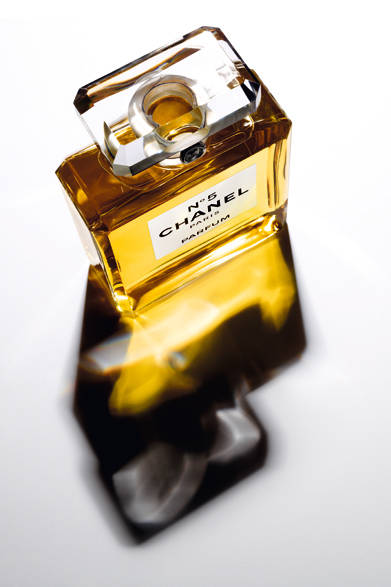 <strong>CHANEL｜シャネル</strong>　©CHANEL