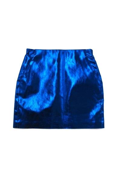 <strong>OPENING CEREMONY｜ハローキティとオープニングセレモニーがコラボレーション</strong><br /><br />PATENT SKIRT<br />1万8900円<br /><br />OPENING CEREMONY OMOTESANDO<br />東京都渋谷区神宮前6-7-1-B<br />Tel. 03-5466-6350<br />営業時間｜11:00～21:00<br />不定休<br /><br />OPENING CEREMONY<br />http://www.openingceremonyjapan.com/