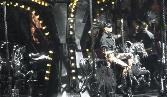 <strong>萩原輝美のファッション・デイズ vol.93</strong>　ルイ・ヴィトン　2014年春夏コレクション会場