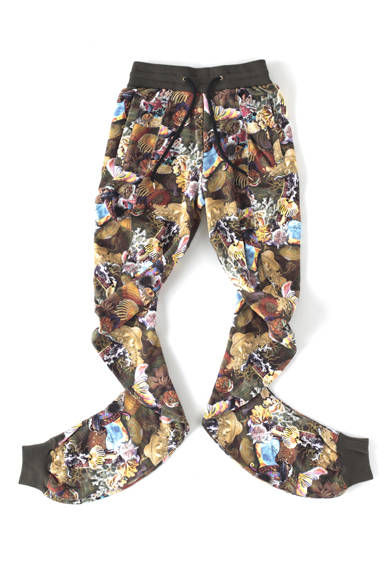 <strong>POP CLASSICO × ANREALAGE × BARNEYS NEW YORK｜<br />ポップクラシコ×アンリアレイジ×バーニーズ　ニューヨーク</strong><br />スウェットパンツ“C” 4万6200円