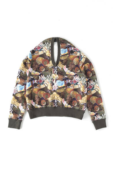 <strong>POP CLASSICO × ANREALAGE × BARNEYS NEW YORK｜<br />ポップクラシコ×アンリアレイジ×バーニーズ　ニューヨーク</strong><br />スウェットシャツ“A” 4万6200円