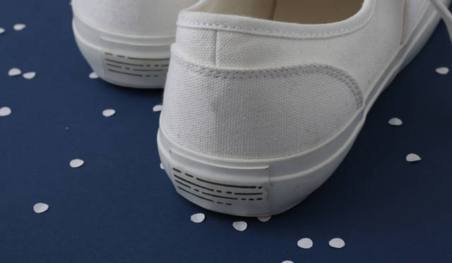 架空の想定である小説家を目指す若い青年の書いた文章をイラストで表現