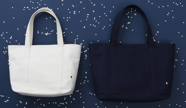 キャンバストートバッグ1万2600円（左）、1万3650円（右）