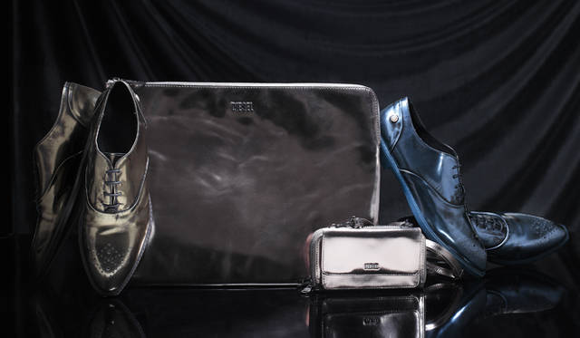 <strong>DIESEL｜ディーゼル</strong>　新アクセサリーコレクション「ROCKING THE WORLD OF ACCESSORIES」<br /><br />「Animal Instinct」バッグコレクション＆「Dandy Charme」シューズ　左から シューズ[H2.5cm] 3万3600円、クラッチバッグ[W38×H28×D5cm] 2万6250円、ショルダーバッグ[W15×H8.2×D5cm] 2万4150円、シューズ[H2.5cm] 3万3600円