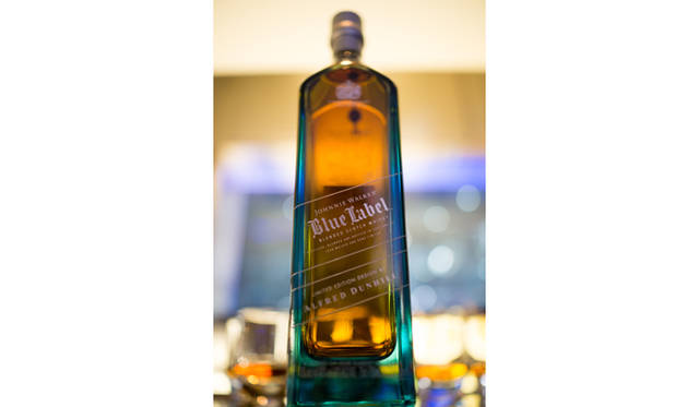 ジョニーウォーカーのなかでも“究極のブレンド”といわれるブルーラベル