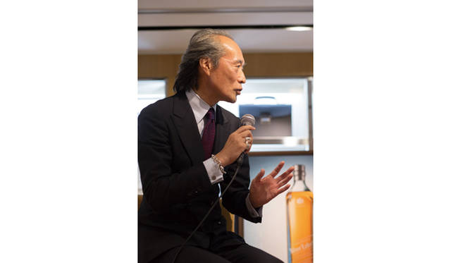 大住氏は「ジョニーウォーカーとダンヒルは、ともに英国のクラフトマンシップの精神を受け継ぐブランド。両者のコラボレーションは、とても自然な流れといえる」と語った