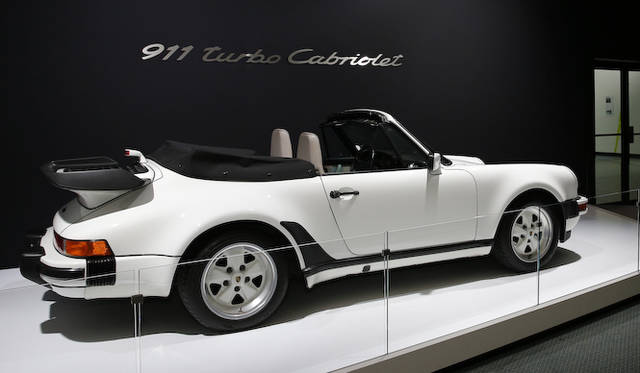 930型で登場した、初代911ターボ カブリオレ