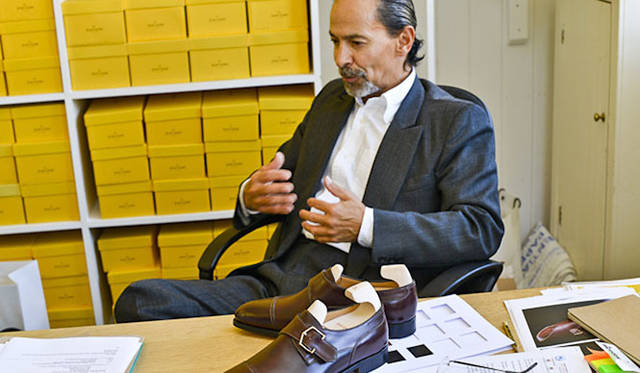 <strong>JOHN LOBB｜ジョンロブ</strong>　インタビューは、英国ノーザンプトンにあるジョンロブのファクトリーでおこなった