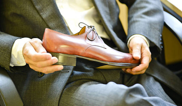 <strong>JOHN LOBB｜ジョンロブ</strong>　アンドレス・ヘルナンデス氏がお気に入りのモデル「2004年イヤーモデル」