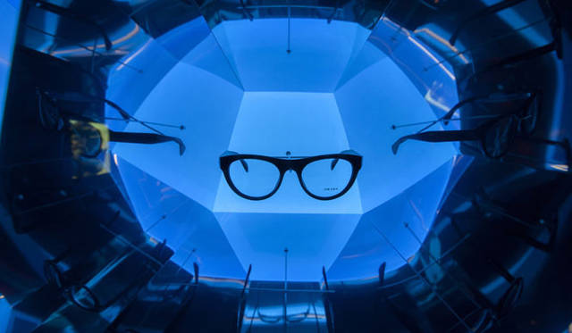 <strong>PRADA｜プラダ</strong>　「PRADA JOURNAL:a place for new stories」