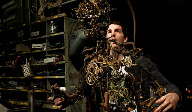 物語の鍵を握る重要な役どころを“演じる”のは、オートマタこと西洋式の機械仕掛けの人形　© 2012 Paco Cinematografica srl.