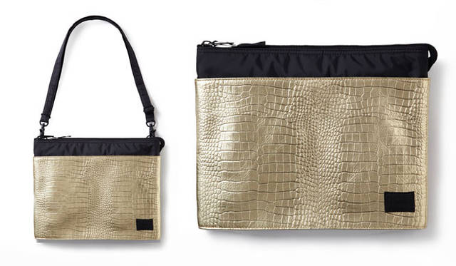 <strong>HEAD PORTER｜ヘッド・ポーター</strong>　「BLACK BEAUTY×GLITTER -Winter Collection-」　内装にクッション材をほどこしたiPad対応ショルダーは、スリム＆コンパクトながら、ポケット機能も備えた優秀モデル。ショルダーストラップを外せばバッグインバッグとしても使える。「iPad SHOULDER BAG」（HP-4144）1万5225円