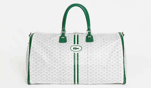 <strong>LACOSTE｜ラコステ</strong>　フランスの名門ブランドがラコステ創立80周年を祝福<br /><strong>GOYARD｜ゴヤール</strong><br />伝統の継承を発想の原点とするフランスの高級バッグメーカー。ラコステの創立80周年に際し、アイコンをレイアウトしたリュクスな旅行バッグを仕立てた。ゴヤールであることを主張する伝統的な杉綾のモノグラムを背景にしつつ、その上で鮮やかに映えるワニのマークは、ラコステの価値観に対するリスペクトを感じさせる。何気なく主張しながら、優雅な世界旅行に出掛けたくなる珠玉の逸品だ