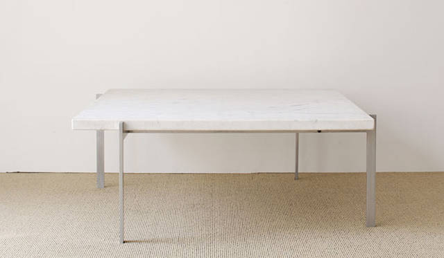 <strong>BUILDING｜ビルディング</strong>　「PERFECTION｜The furniture of POUL KJÆRHOLM」　「PK61」 4つのパーツで構成されたベースに大理石の天板を乗せた存在感あるコーヒーテーブル。E. Kold Christensen社製