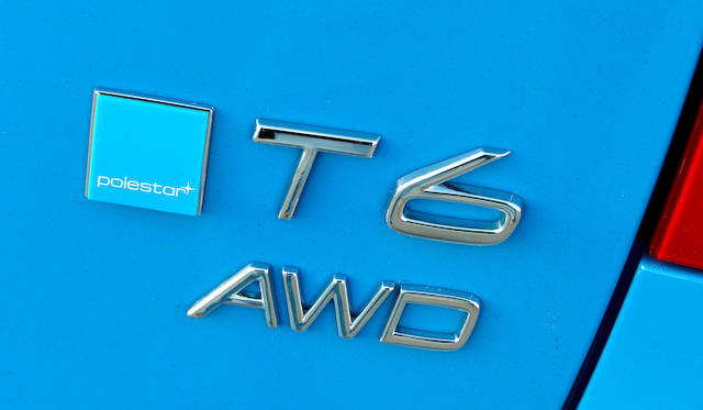 S60ポールスターは、ボルボ S60 T6 AWDをベースとしている。モデルバッジの横にはポールスターのロゴが掲げられる