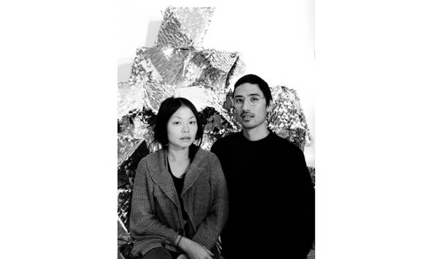 <strong>OPENING CEREMONY｜ホリデイシーズンキャンペーン「HAPPY HOLIDAYS with CONFETTI SYSTEM」を開催</strong><br />アーティストデュオ、コンフェッティー システム