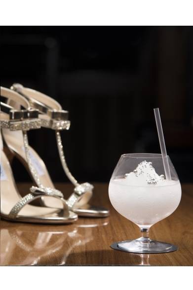 <strong>JIMMY CHOO｜スペシャルカクテルが楽しめるイベントを表参道にて開催</strong><br /><br />「エスケープ」 1100円<br />ホワイトラム×ライムジュース<br /><br /><strong>montoak</strong><br />営業時間｜11:00～翌3:00<br />東京都渋谷区神宮前6-1-9<br />Tel.03-5468-5928<br />www.heads-west.com<br /><br />ジミー チュウ<br />Tel. 03-5413-1150<br />www.jimmychoo.com