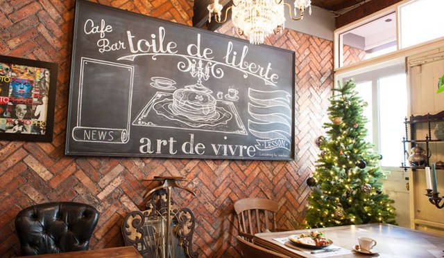 <strong>toile de liberté｜トワル ド リベルテ</strong>　1階のカフェ