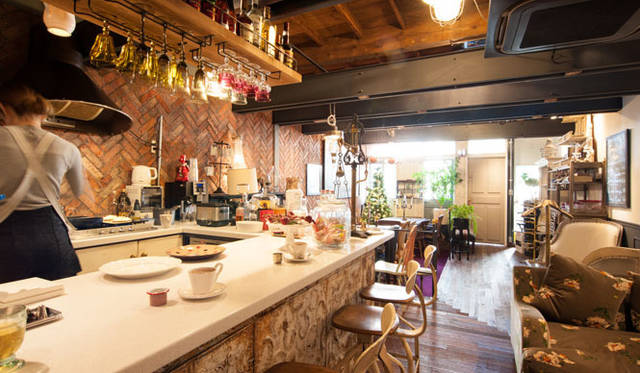 <strong>toile de liberté｜トワル ド リベルテ</strong>　1階のカフェ