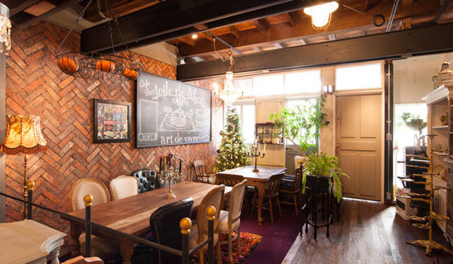 <strong>toile de liberté｜トワル ド リベルテ</strong>　1階のカフェ