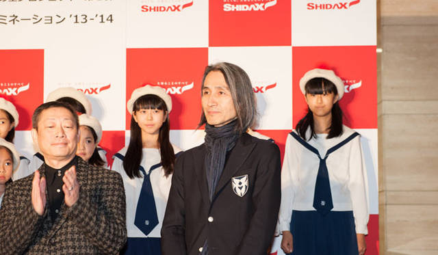 <strong>SHIDAX｜シダックス</strong>　チャリティー活動「One Wish for One Meal」<br>右から、シダックス株式会社 代表取締役会長兼社長 志太勤一氏、タレント・ベッキーさん、渋谷公園通商店街振興組合 理事長 小松原一雄氏