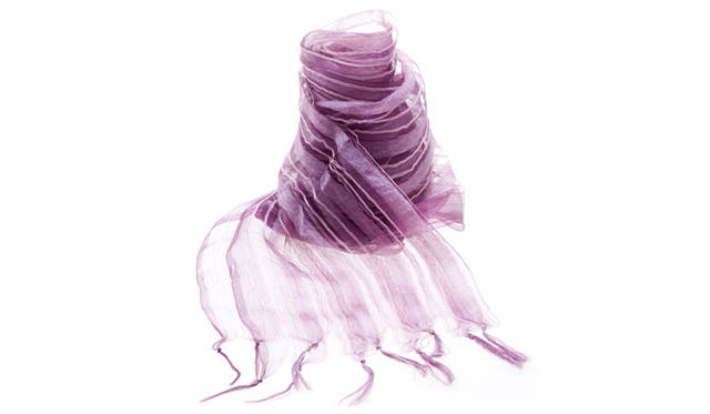 <strong>銀座・和光</strong>　伝統を更新する「承」　植物だけで染め上げた優しい布｜染司よしおか