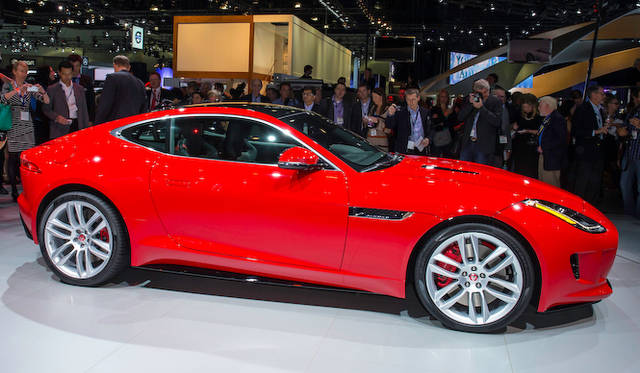 L.A.オートショーでお披露目されるFタイプ R クーペ