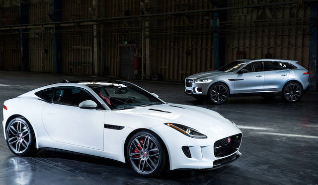 奥はおなじくL.A.オートショーで展示されていた、SUVコンセプトモデル「C-X17」