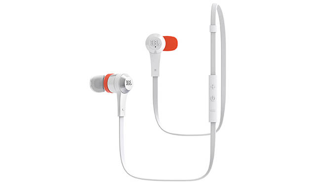 ワイヤレスのため左右のイヤホンを繋ぐケーブルのみ