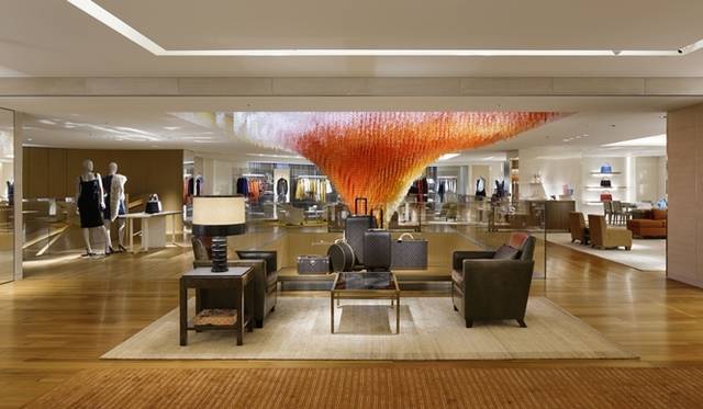 <strong>LOUIS VUITTON｜ルイ・ヴィトン、新宿エリア初の路面店が誕生</strong>　ストアの2階　©LOUIS VUITTON