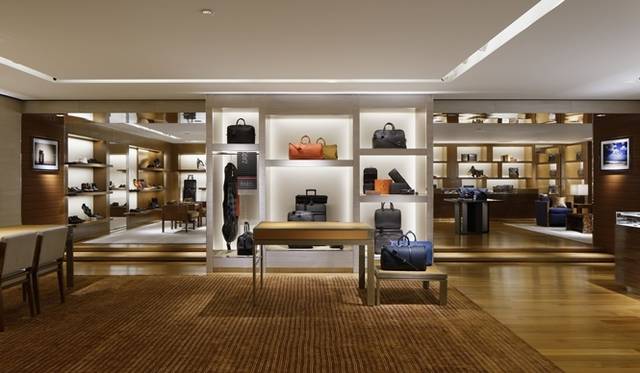 <strong>LOUIS VUITTON｜ルイ・ヴィトン、新宿エリア初の路面店が誕生</strong>　ストアの2階　©LOUIS VUITTON