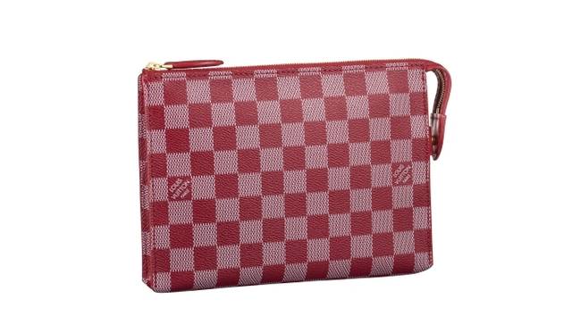 <strong>LOUIS VUITTON