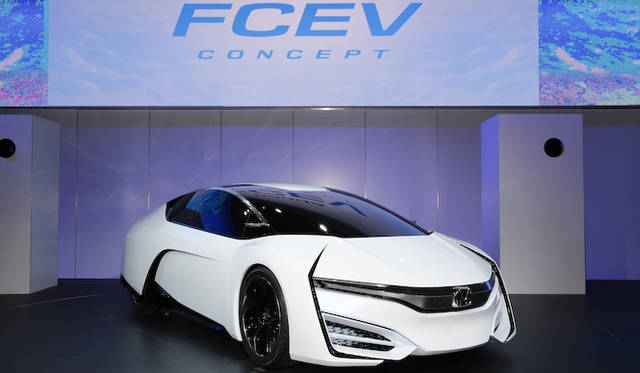 ホンダがLAモーターショーだけで公開した「FCEVコンセプト」は、2015年に全世界で販売する次世代燃料電池車のデザインコンセプト