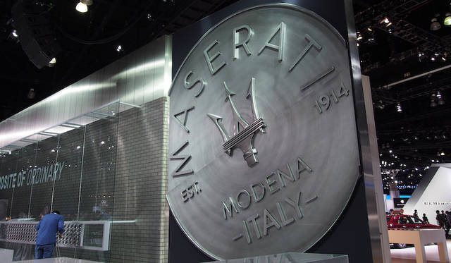 イタリアンスーパーカーメーカーの欠席はさびしい限りだが、そのなかでもマセラティはかなり大きなブースを構え、ひとり気を吐いていた
