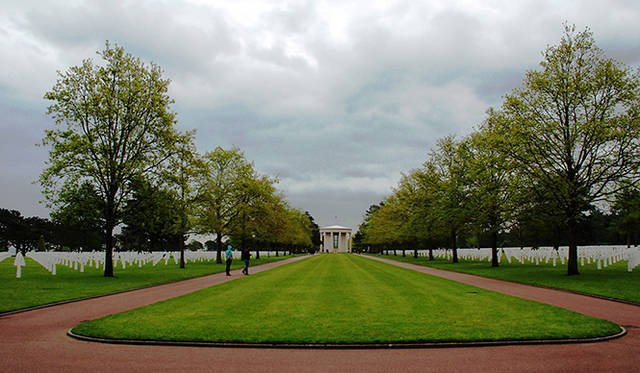 <strong>特集｜ボルドーから英国海峡へ！　探検船で“ラグジュアリーな冒険”を満喫</strong>　アメリカン墓地は、172.5エーカー（約70万平方メートル）の広さを持ち、ABMCが管理している