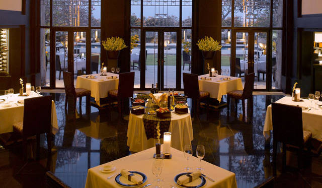 <strong>Amanresorts｜アマンリゾーツ</strong>　「アマヌサ（Amanusa）」　レストラン「The Restaurant（ザ・レストラン）」　© Amanresorts